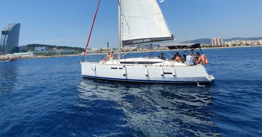 Tour privado en velero en Barcelona