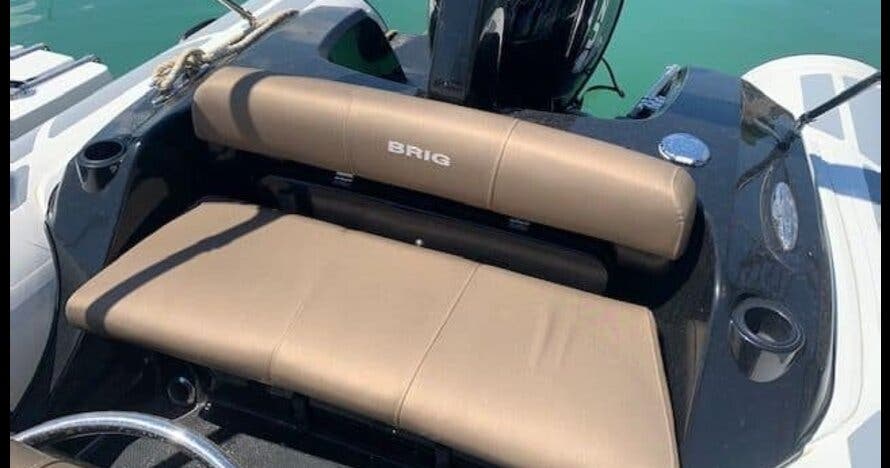Alquiler o Tour en el Brig Eagle 6, una lancha motora de lujo