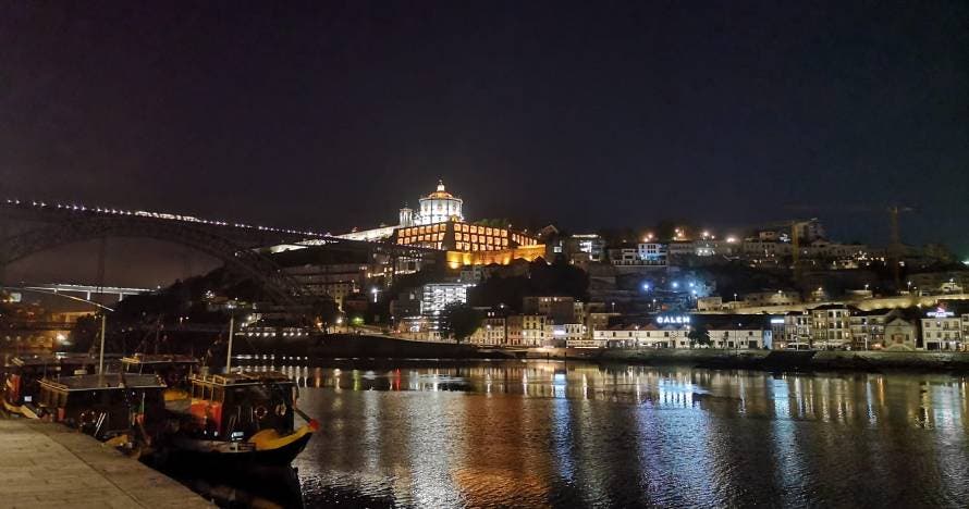 Free Tour Oporto, tradiciones, luces y paseo nocturno