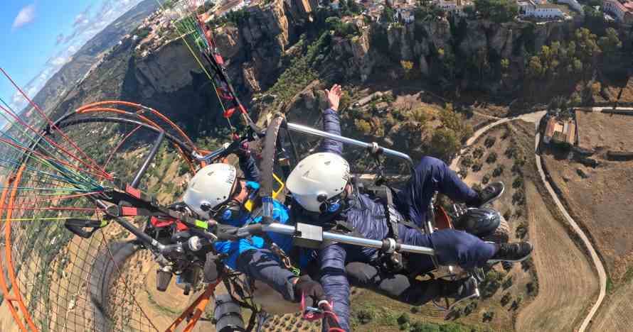 Vuelo a motor en Ronda