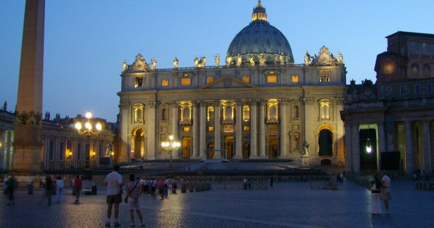 Free Tour nocturno por Roma: historia, arquitectura y mucho más