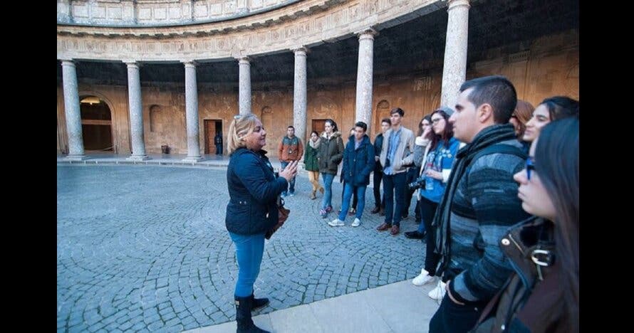 ¿Tienes ya tú entrada de la Alhambra? Visítala con un guía oficial