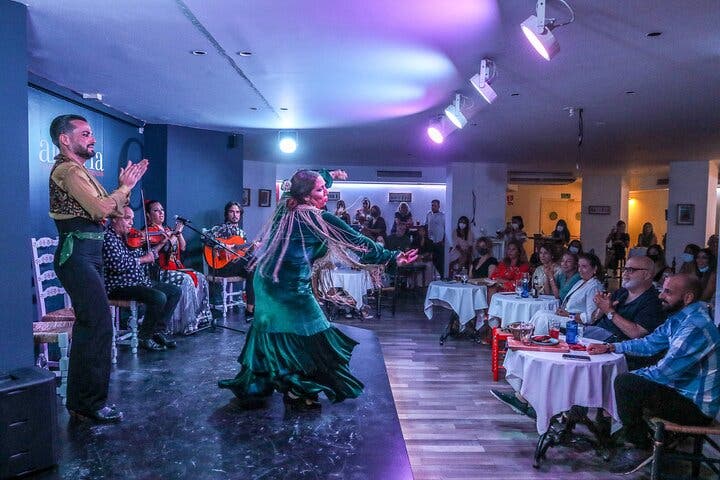 Espectáculo auténtico de flamenco. Alegria y gastronomia Málaga