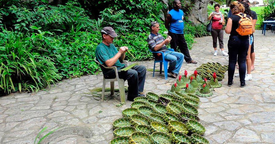 Tour Viñales en auto clásico