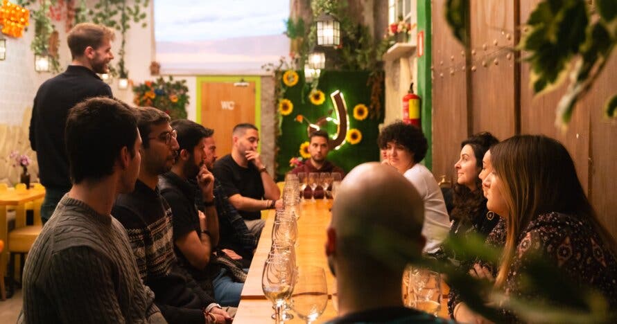 Sabores y enigmas: Tapeando por Barcelona con diversión asegurada