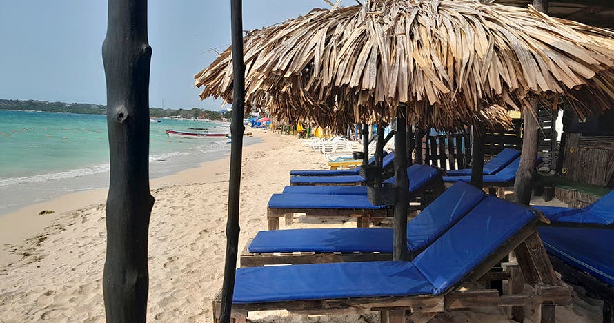 Alojamiento y pasadía en Barú, Jet Set Beach & hostal