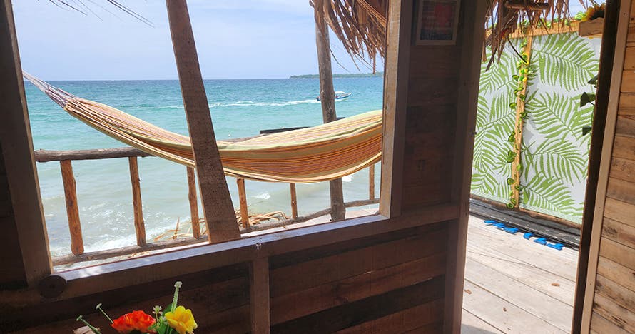 Alojamiento y pasadía en Barú, Jet Set Beach & hostal