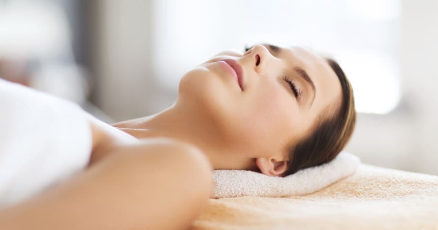 Tratamiento facial hilos tensores cosméticos