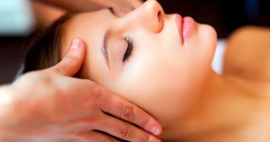 Rostro joven y revitalizado: masaje facial Kobido con gran resultado