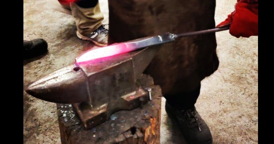 Taller de forja: crea tu propio cuchillo en Sarrià de Ter