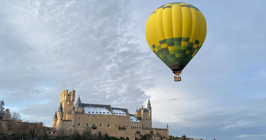 Paseo en globo con brindis, picnic, diploma, vídeo y fotografías