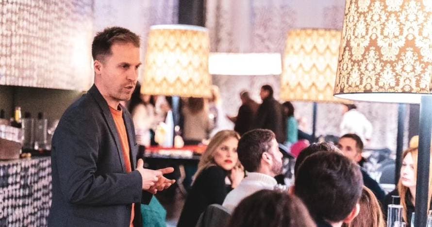 Disfruta del mundo del vino a ciegas a domicilio