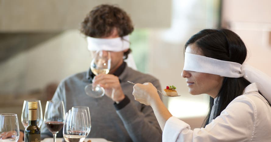 Cena a ciegas, ¿te atreves?