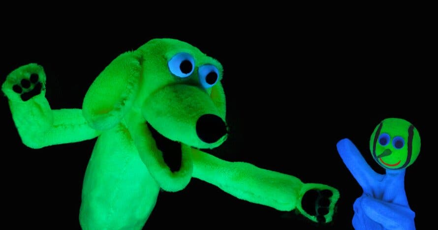 ¡Guau! El perro verde