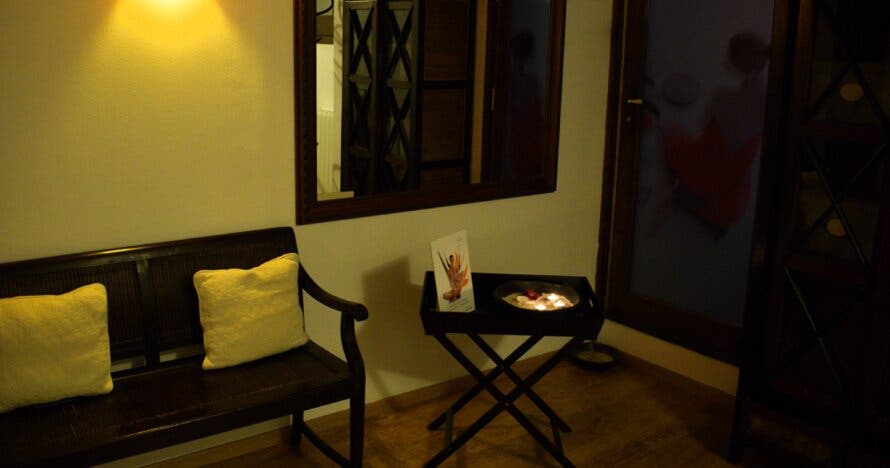 Spa privado con comida o cena con circuito termal  y masaje Hindú 