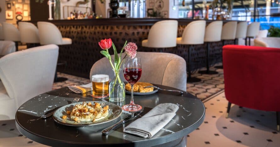 Bites y Beats: Brunch de Escándalo en Canopy Hilton