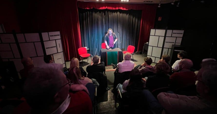 Ábrete Micro, miércoles de micro abierto con magia y comedia