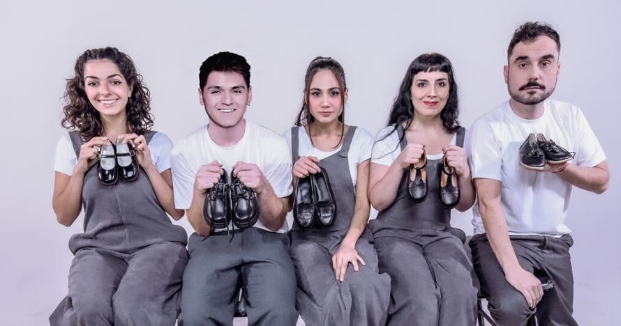 Quién escondió los zapatos negros?