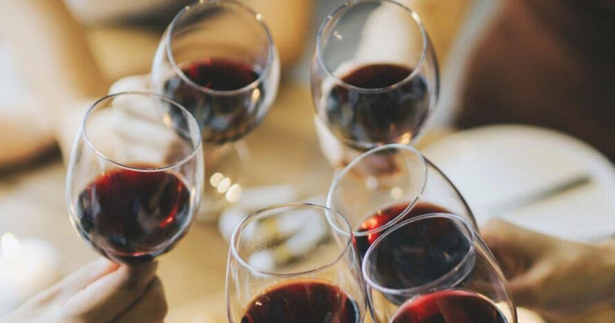 Cerámica y Vino en Eixample, escoge entre diferentes piezas