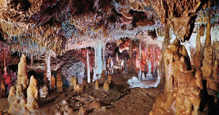 Dinosaurland y Cuevas del Hams