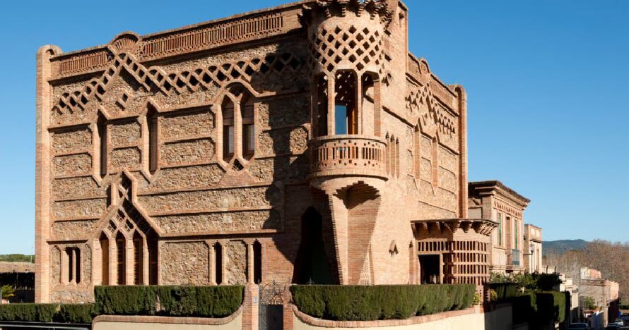 Colònia - Visita guiada a la Cripta y la Colonia Güell