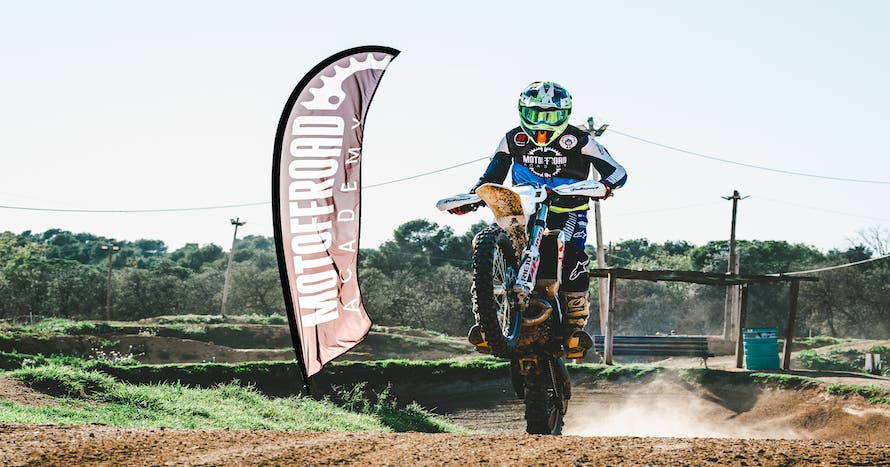 ¡Pilota una moto de Motocross en circuito!