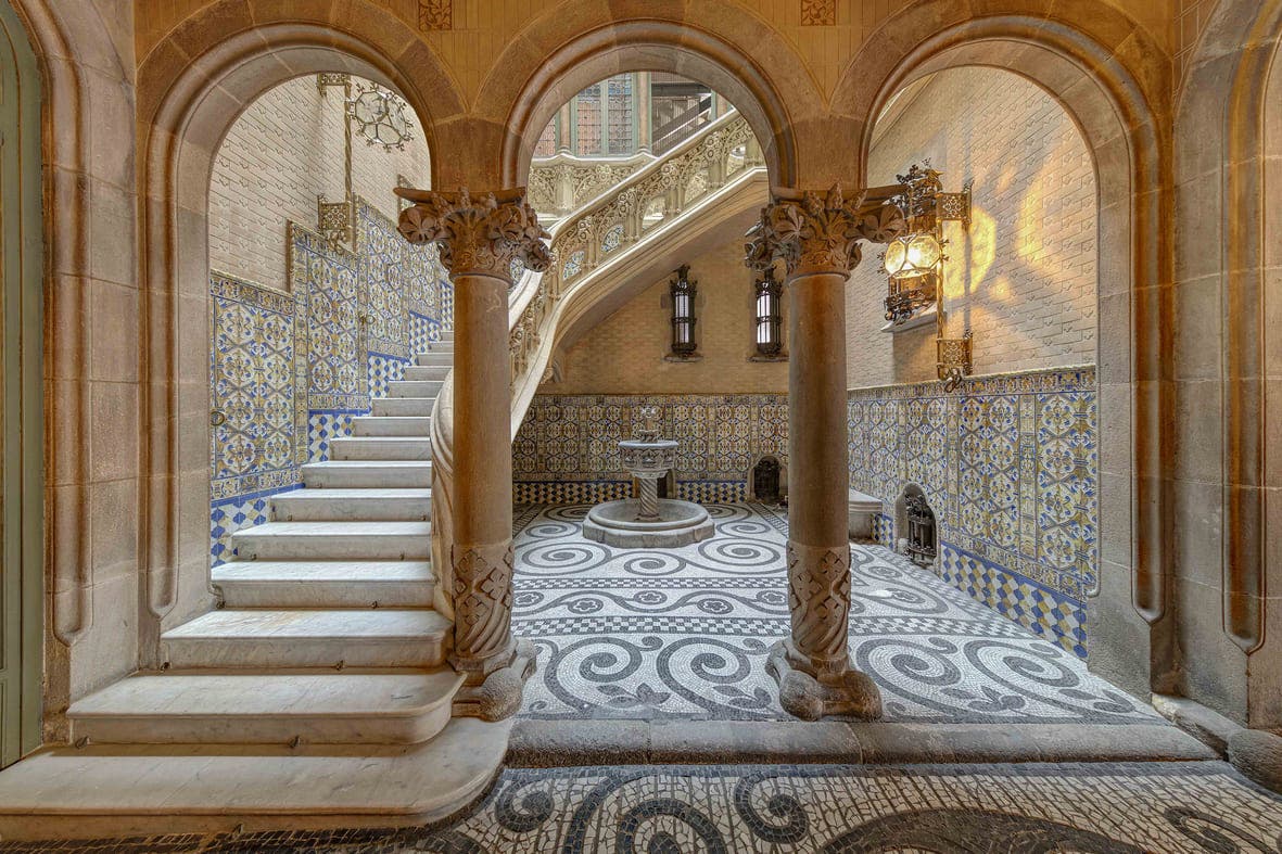 Visita guiada al Palau Baró de Quadras - Cases Singulars