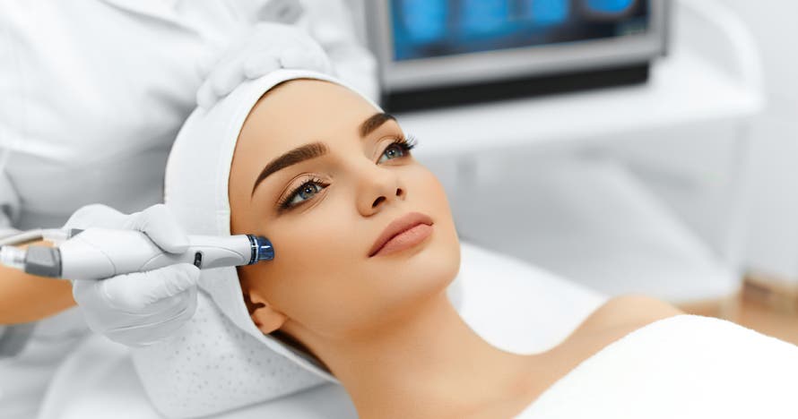 Tratamiento Hydro facial con masaje Kobido con hidratación y nutrición