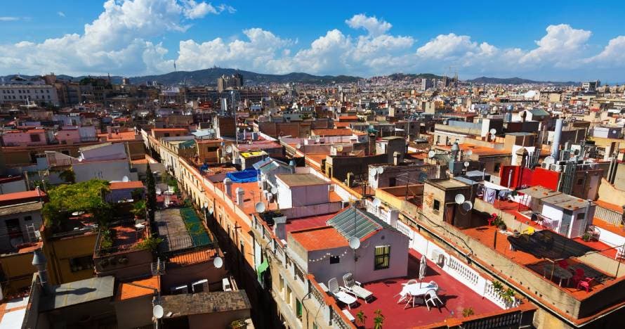Descubre la Basílica Santa María del Mar y sus terrazas en el Born