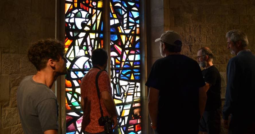 Descubre la Basílica Santa María del Mar y sus terrazas en el Born