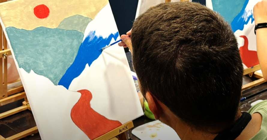 Taller de pintura acrílica o fluorescente con barra libre de vino