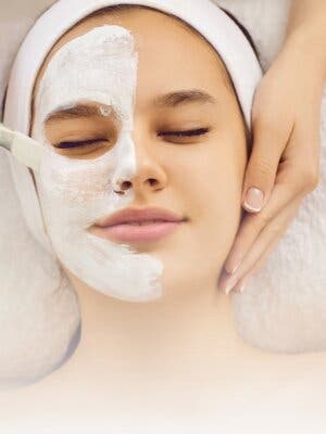 Tratamiento limpieza facial profunda con hydrafacial