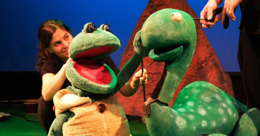 Una rana y los dinos (Teatro para bebés)