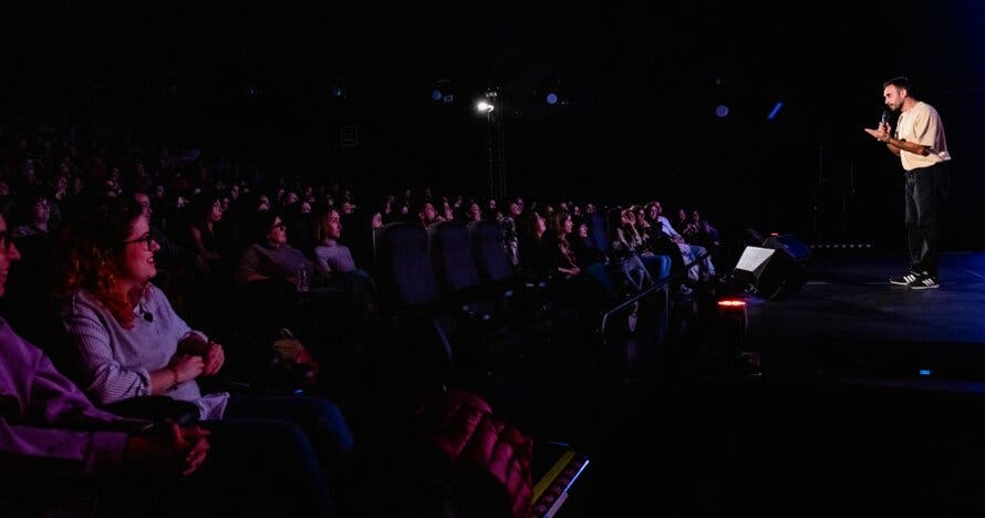 ¡Todos locos! Un monólogo sobre salud mental - Jorge Santos
