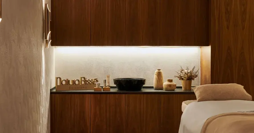 Circuito spa, masaje 50´ y copa de cava en Grand Hyatt Barcelona 5*