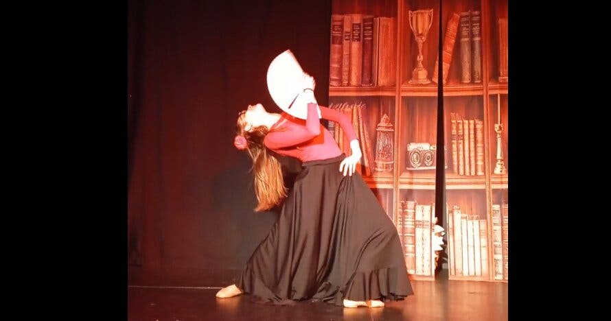 Piruetas en el desván. Una historia de ballet para peques