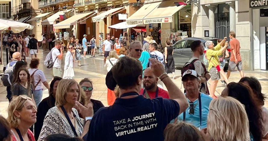 Tour a pie con Realidad Virtual: revive la historia y viaja al pasado