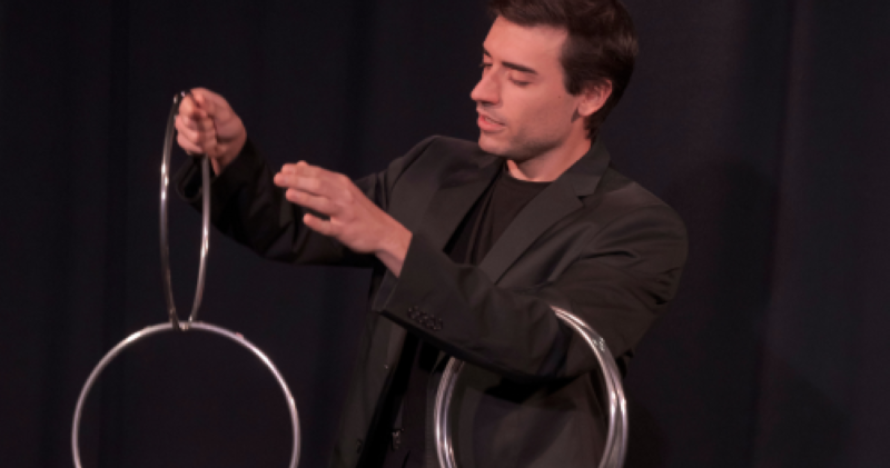 Las Encantadoras Ilusiones: magia y maestría en Fábrica La Caníbal