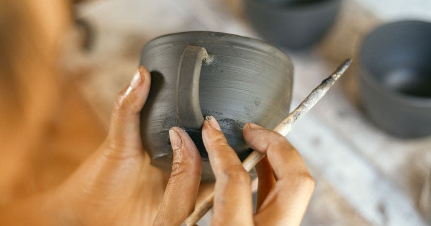 Taller de cerámica con vino ilimitado Tiwona Cerámica