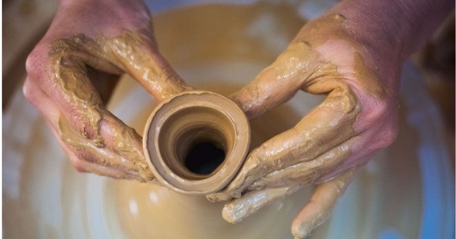 Taller de cerámica con vino ilimitado Tiwona Cerámica