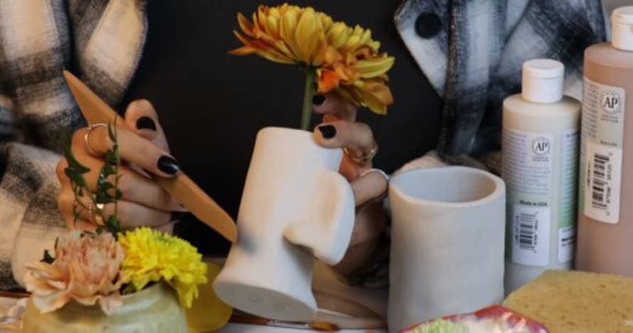 Taller de cerámica con vino ilimitado Tiwona Cerámica