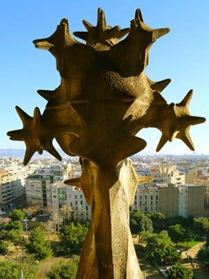 Ruta Sagrada Familia: Simbolismo oculto y Geometría Sagrada