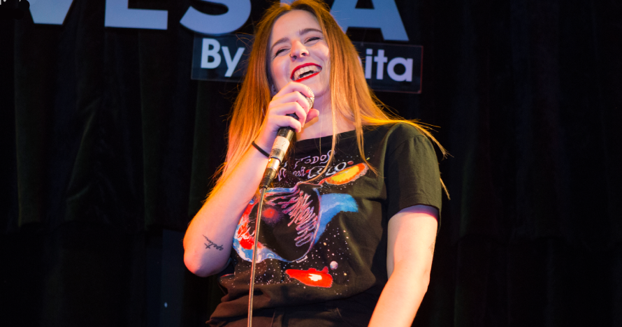 Crudo, un show de humor negro