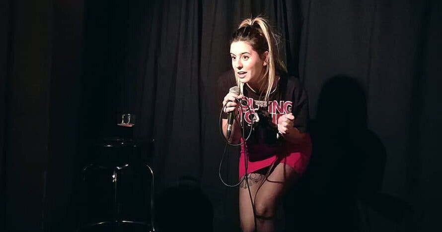 Crudo, un show de humor negro