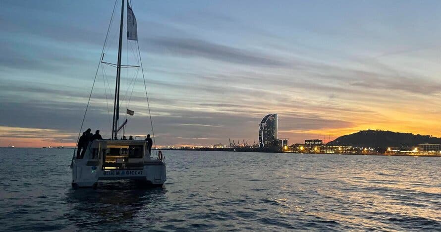 Navegación, astronomía y mitología a bordo de un catamarán