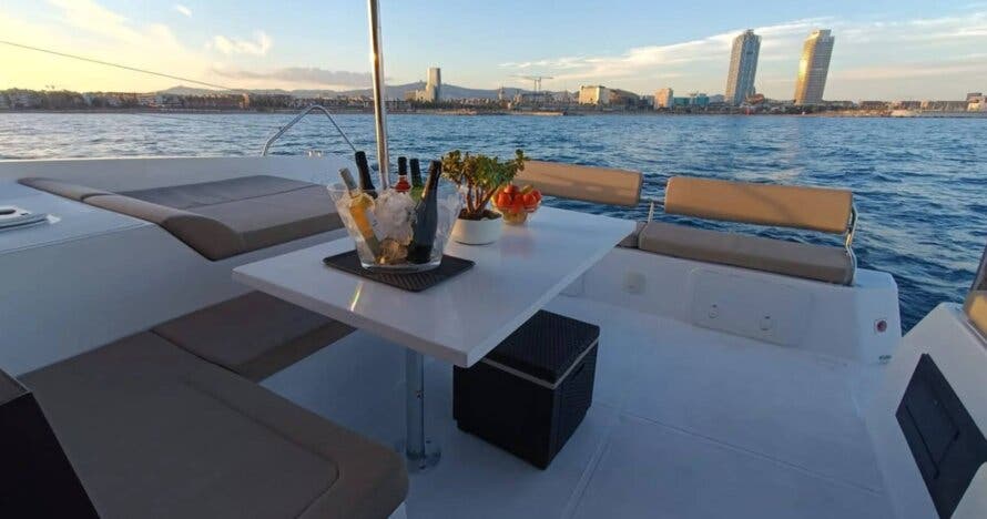 Navegación, astronomía y mitología a bordo de un catamarán