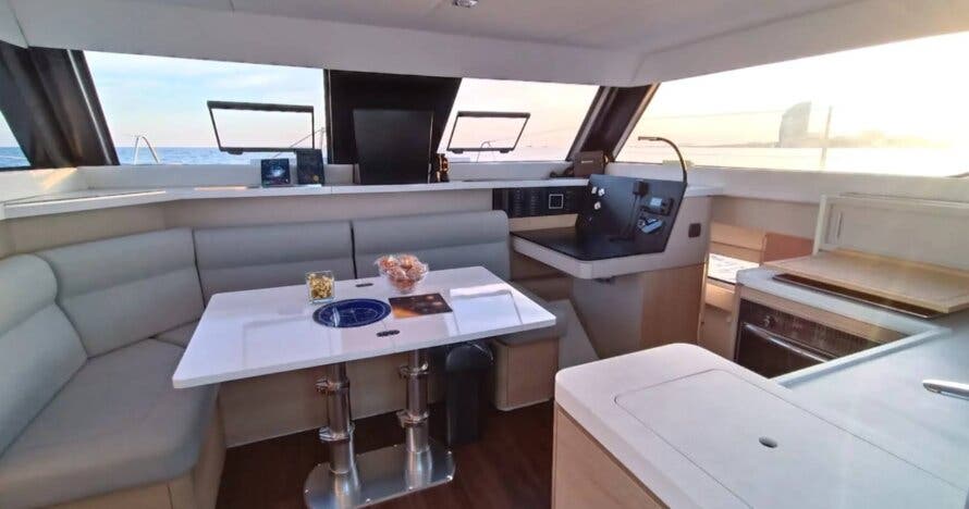 Navegación, astronomía y mitología a bordo de un catamarán