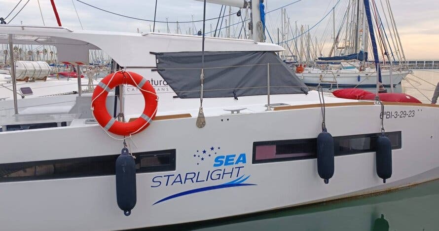 Navegación, astronomía y mitología a bordo de un catamarán