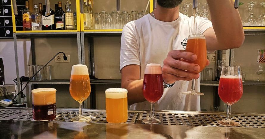 Cata de 4 cervezas artesanas y tapas en Valencia