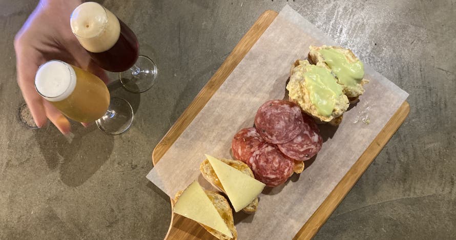Cata de 4 cervezas artesanas y tapas en Valencia